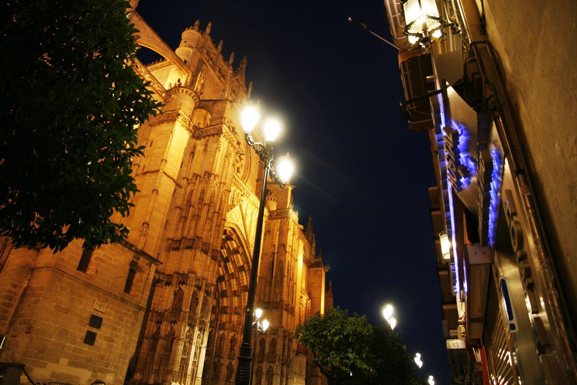 Готель Catedral Boutique Севілья Екстер'єр фото